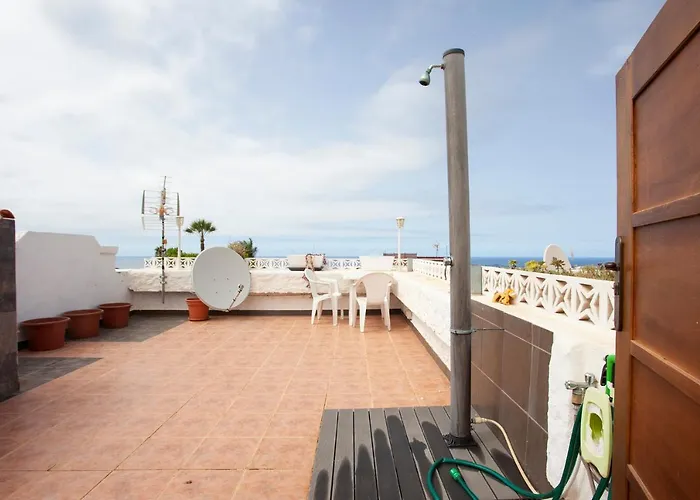 Chalet Adosado Con Terraza Y Azotea